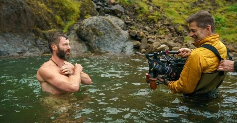 «Остання фотографія» 2026: як Зак Снайдер перетворив джунглі на пекло для колишнього агента «Остання фотографія» 2026: як Зак Снайдер перетворив джунглі на пекло для колишнього агента
